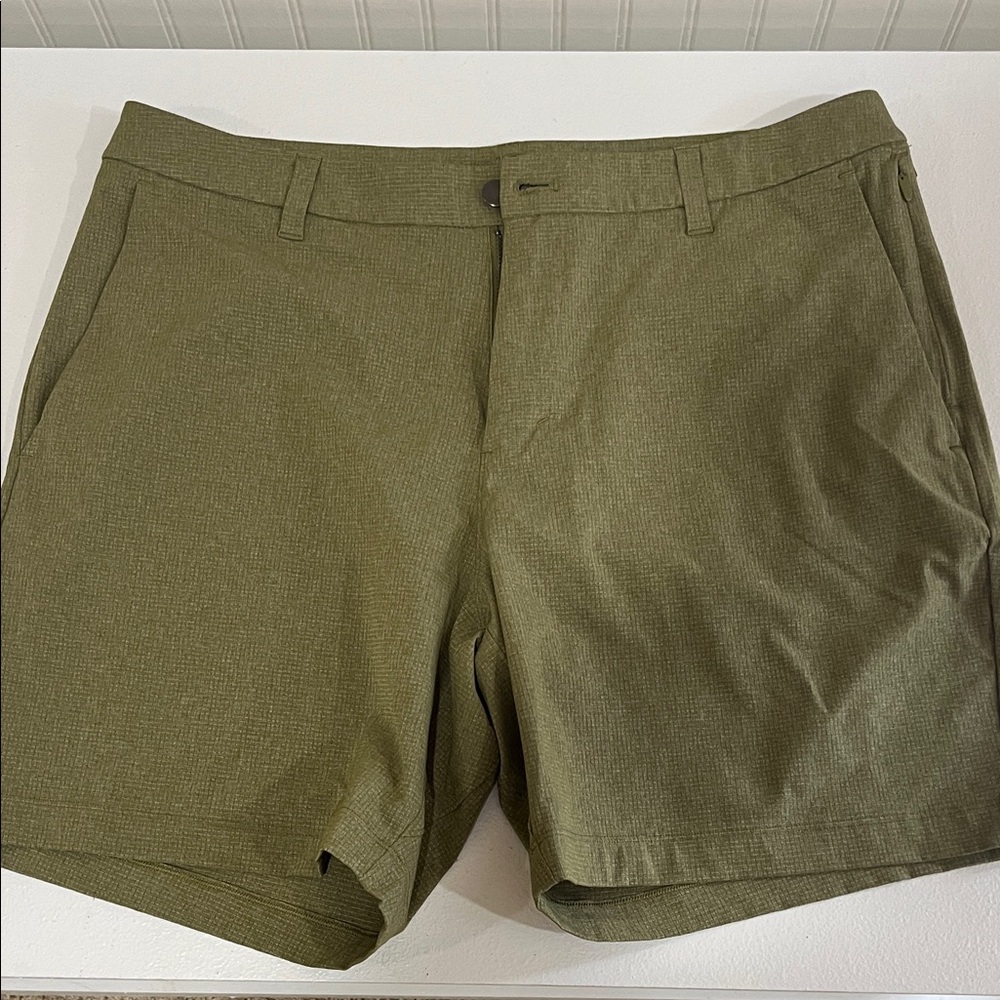 Lululemon Athletica Green Men's Shorts